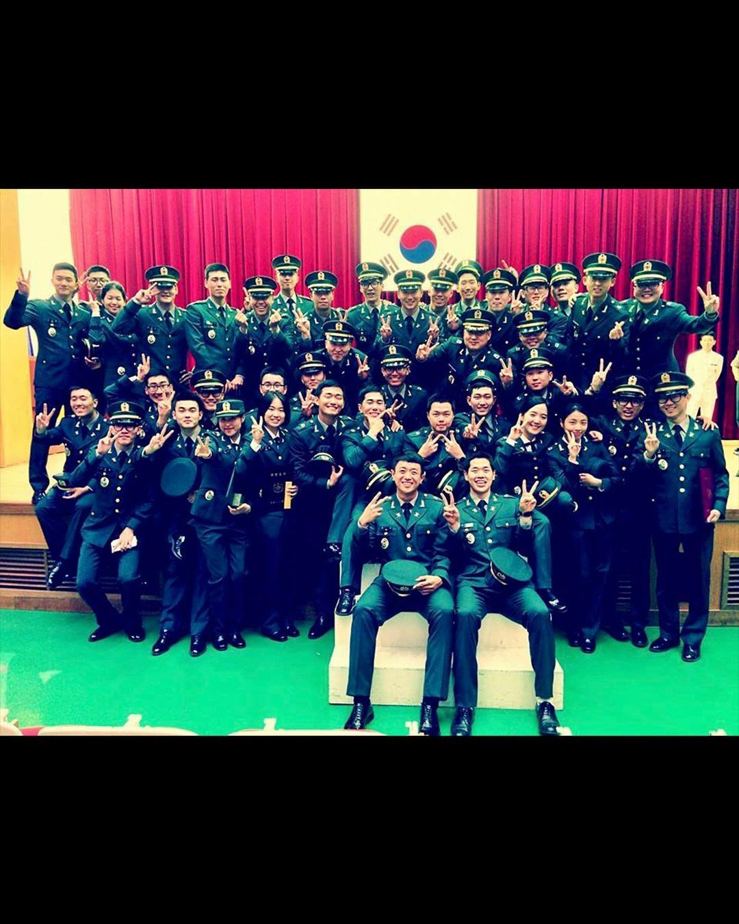 요즘 학군장교 ‘ROTC’의 지원율이 점점 하락하고 있다는 뉴스를 자주 접한다. 너무 합격하고 싶어서 간절하게 기도했던 나였는데 (벌써 10년이 더 넘었네), 그래서 더 이런 소식 (2).jpg