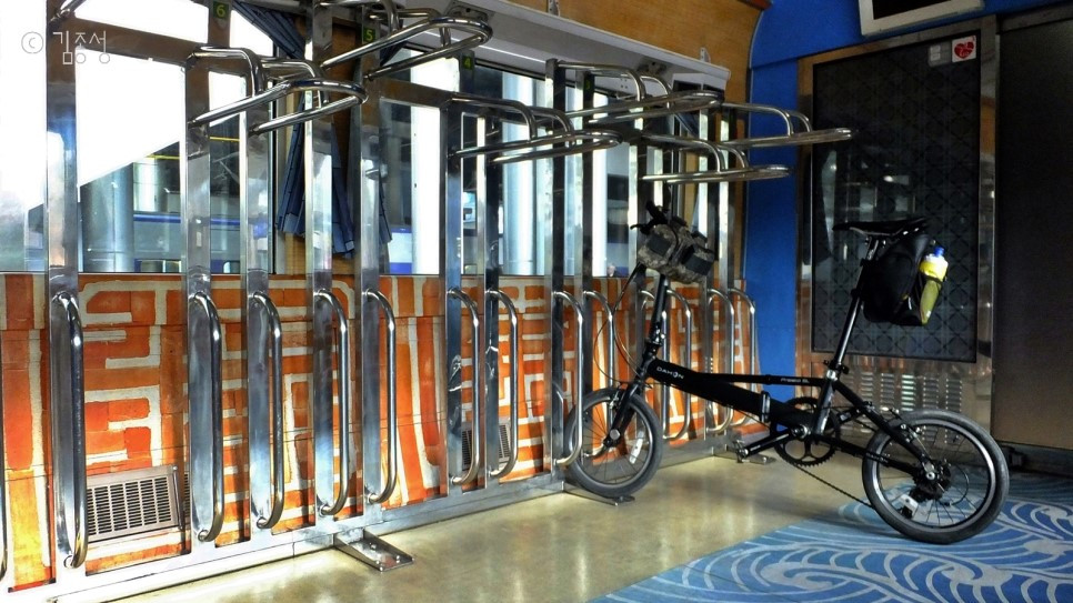 남도해양열차_자전거전용칸.jpg