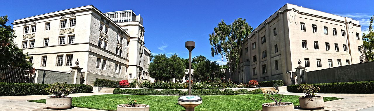 1920px-Caltech_Entrance.jpg