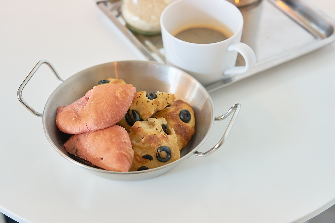 강진 26빵집.jpg