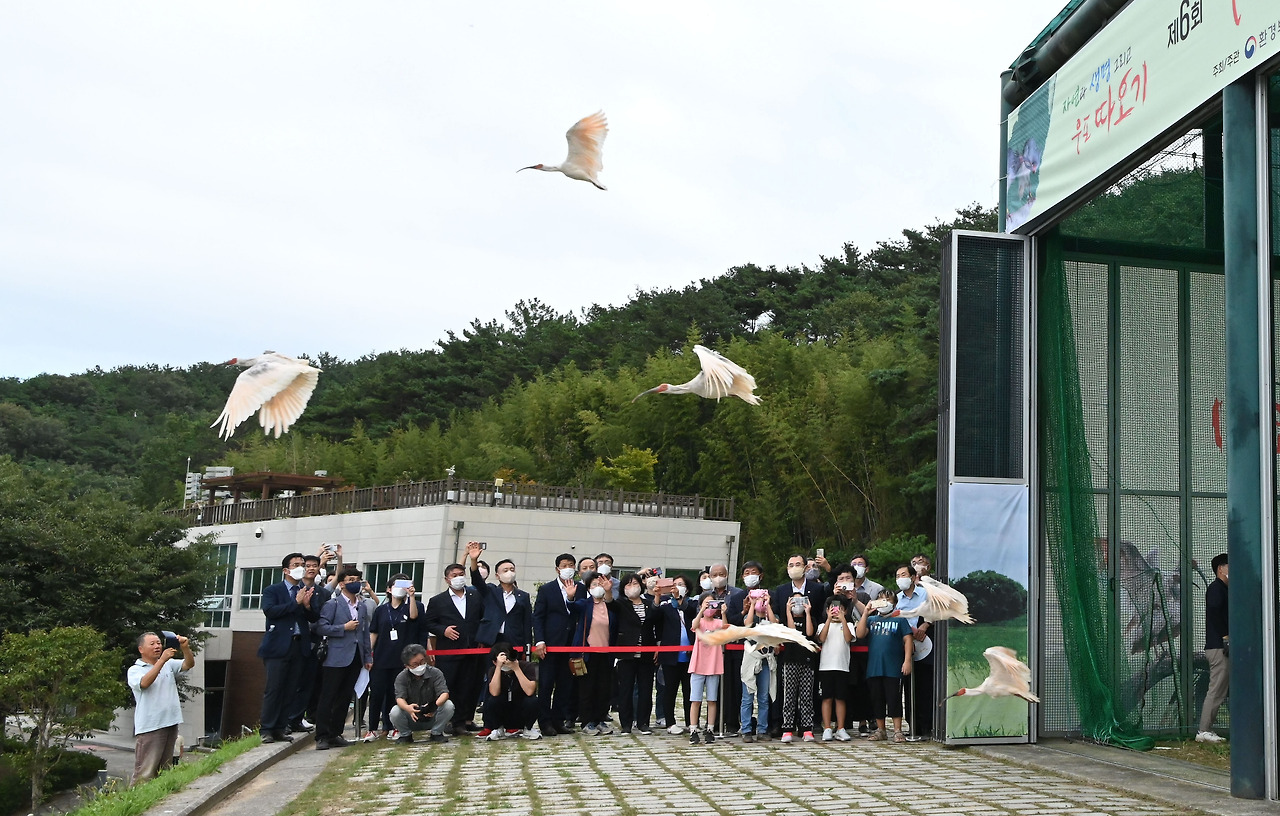 제6회 야생방사_2022년(1).jpg