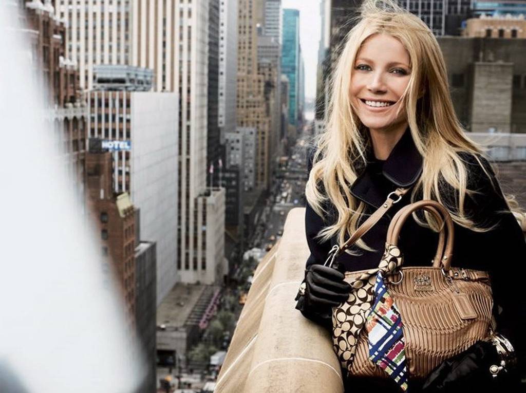 rs_1024x765-161212132423-634-gwyneth-coach2.jpg