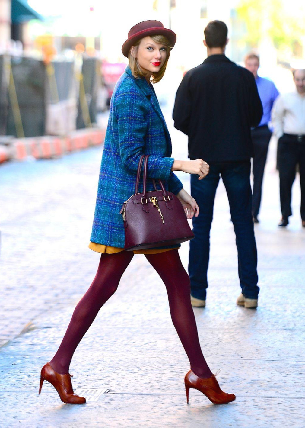 taylor-swift-fashion-arriving-at-her-apartment-in-new-york-city-november-2014_1.jpg