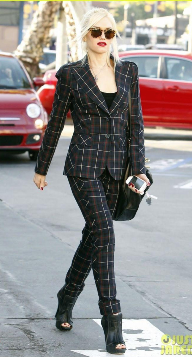 gwen-stefani-plaid-lady-in-west-hollywood-08.jpg