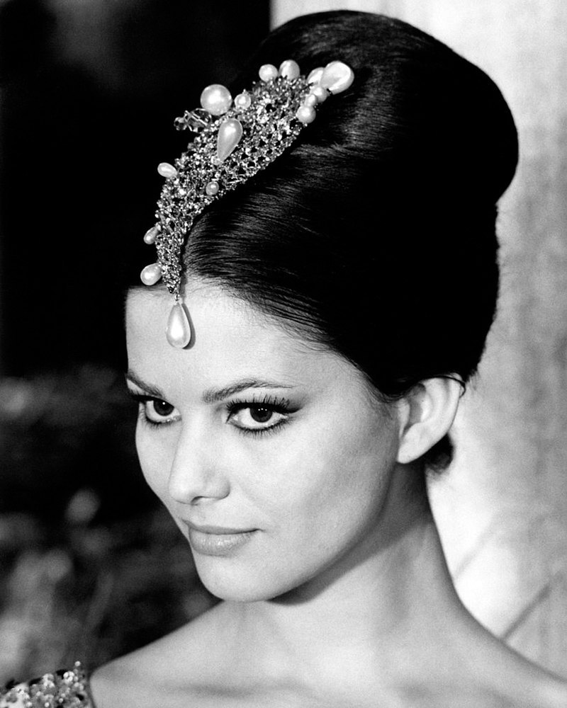 800px-Claudia_Cardinale_1963b.jpg