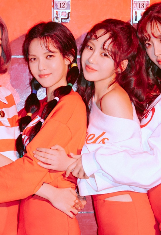 003 90090613.1.1수정 FNC엔터테인먼트.jpg