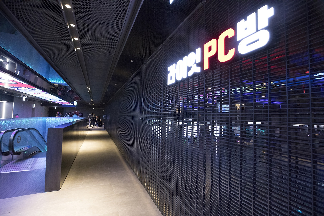 02 피씨방 181002J1Y04mo.jpg