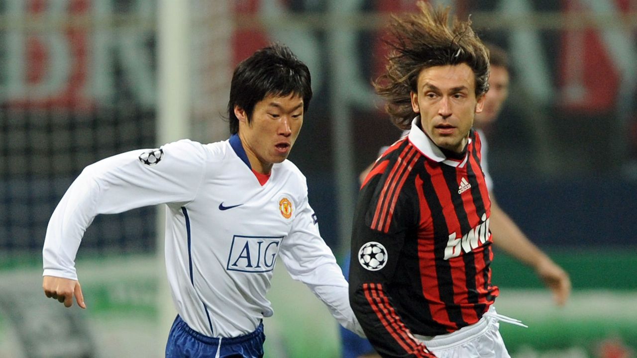 park-ji-sung-andrea-pirlo-manchester-united-ac-milan_3h32shx2ruom1mdkoeawmvz6t.jpg