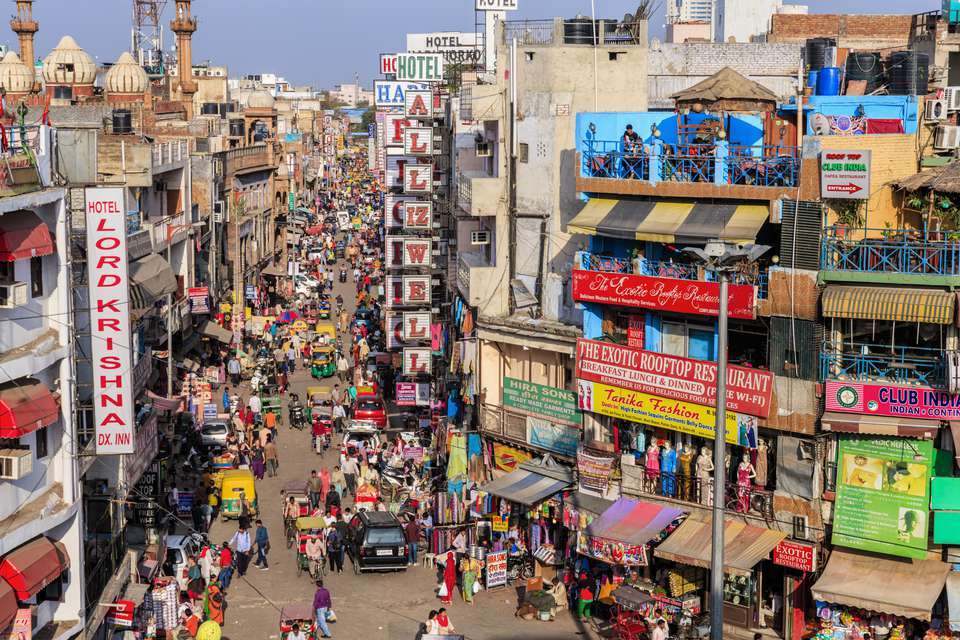 city-life---main-bazar--paharganj--new-delhi--india-541283954-5b0eced81d6404003790f68f.jpg