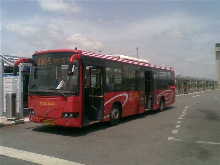 xbangalore-airport-volvo-bus.jpg.pagespeed.ic.h7kvpFkPjm.jpg