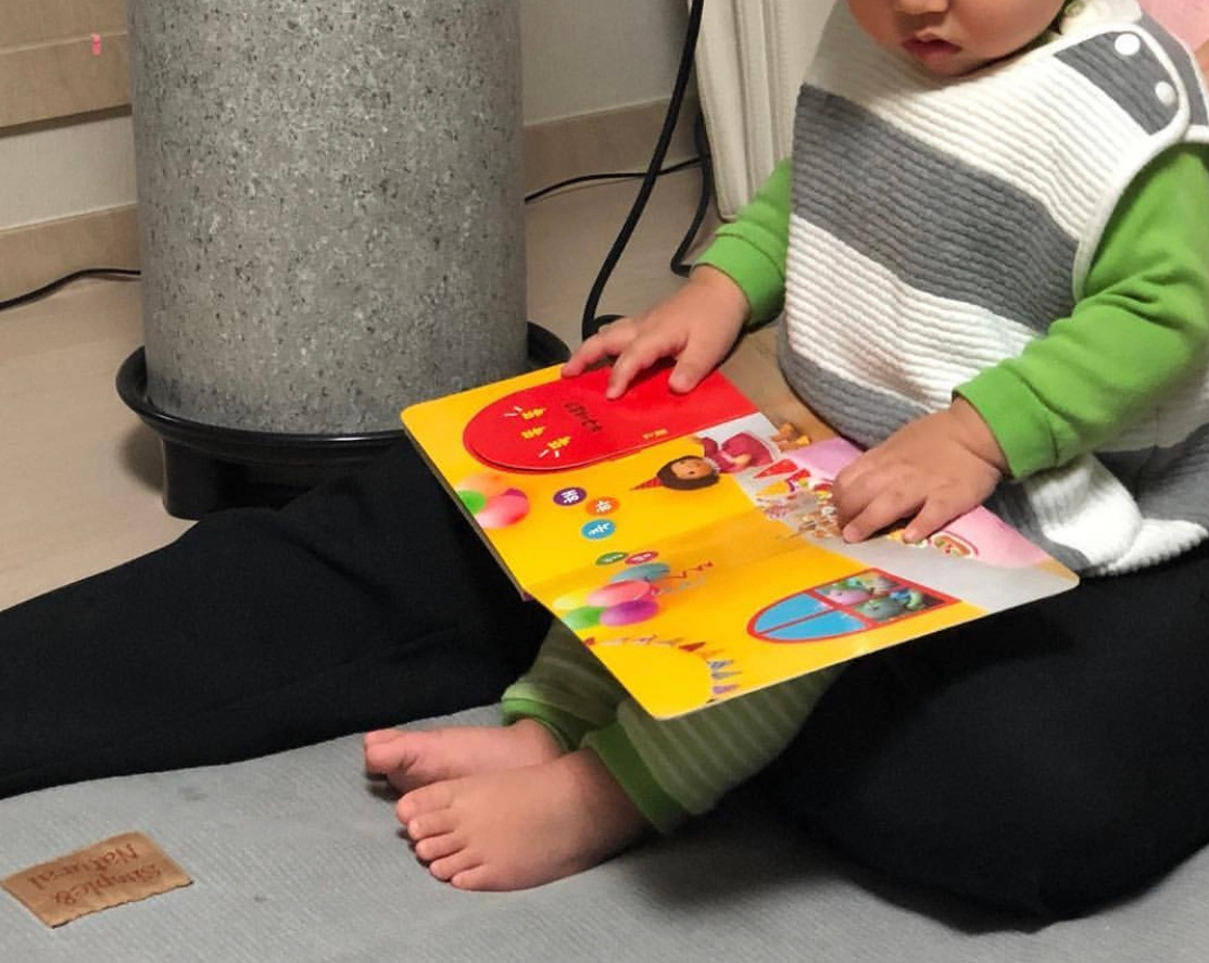 책 읽는 율이 2.jpg