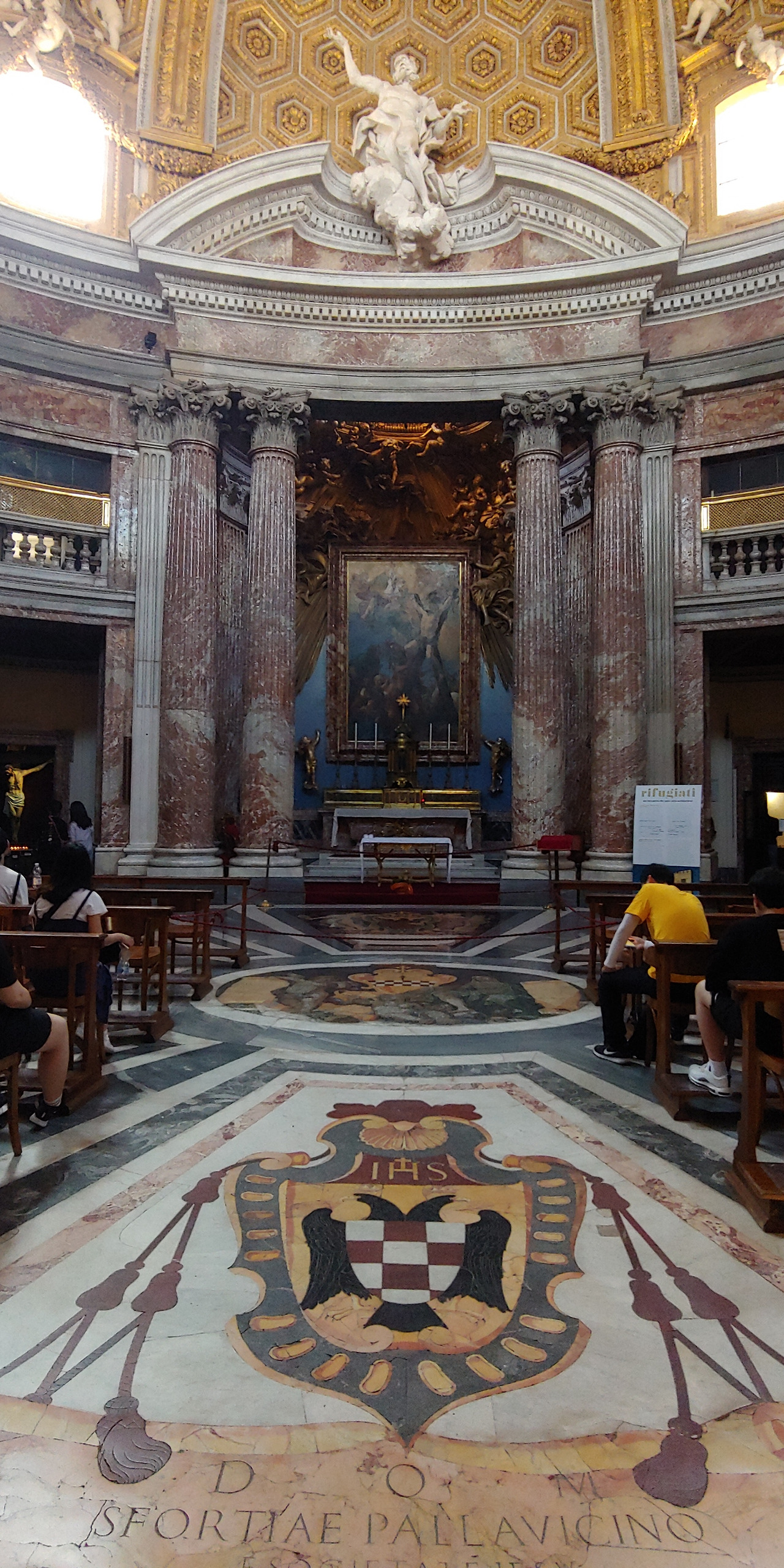 기욤 쿠르투아가 그린 성 안드레의 순교라는 제목의 그림이 걸린 제단.jpg