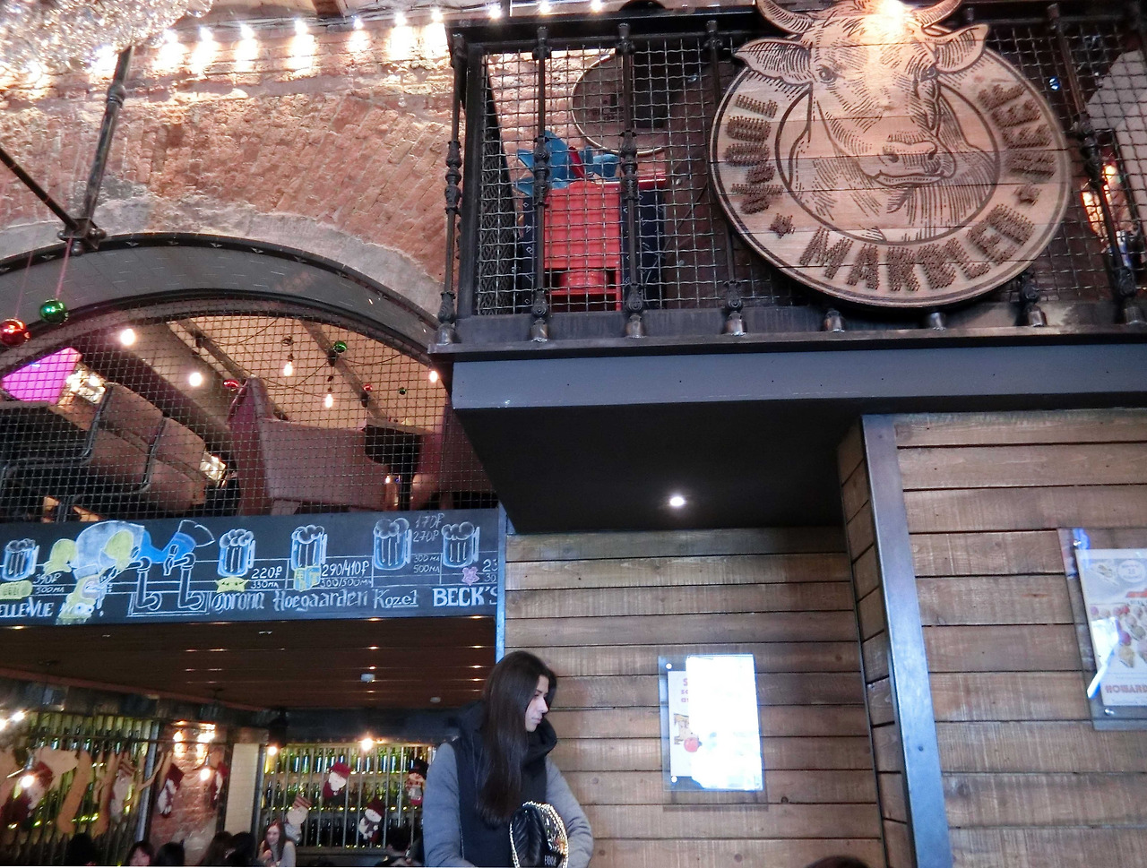 댑버거 실내.jpg