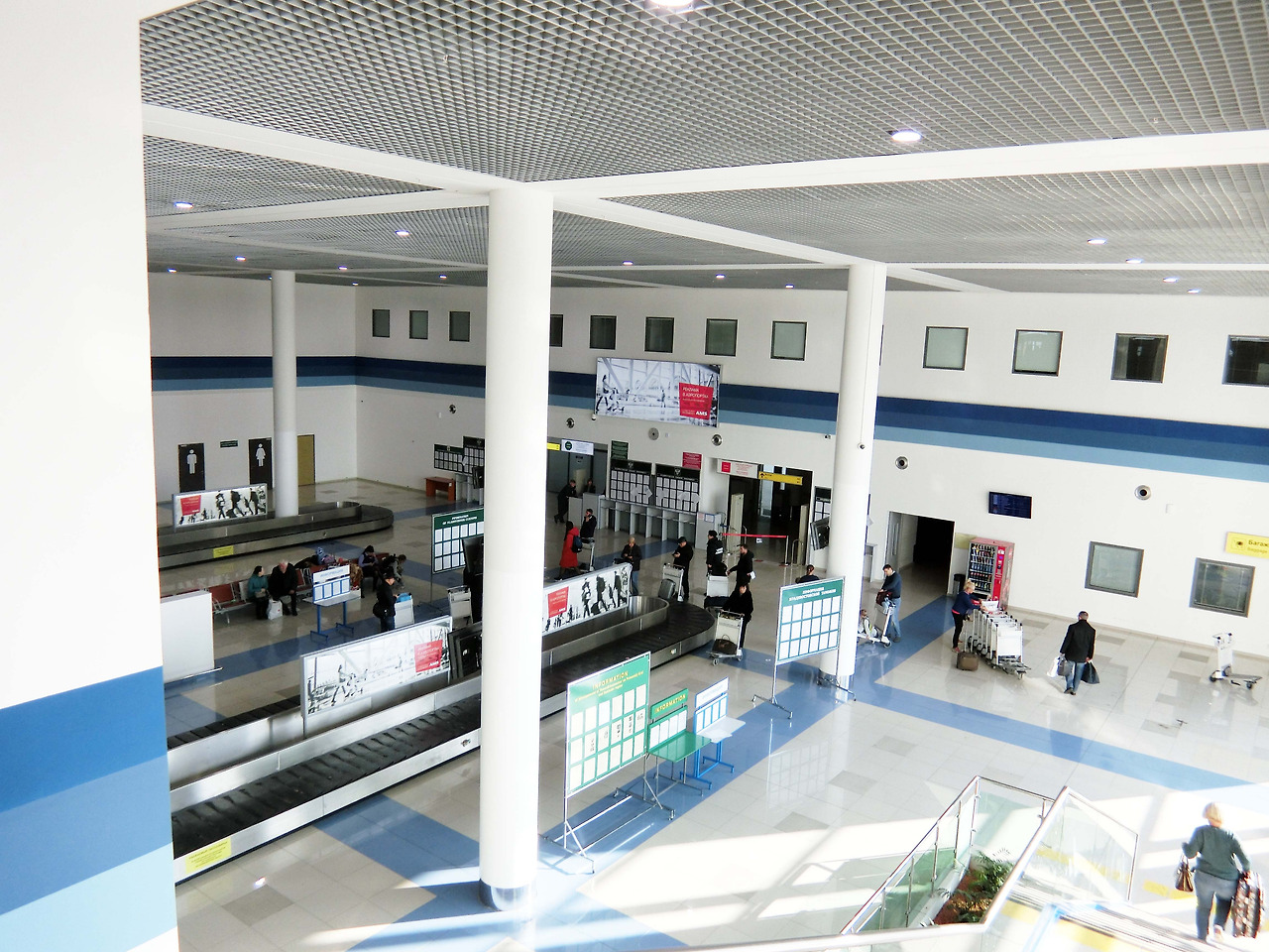 공항 내부.jpg