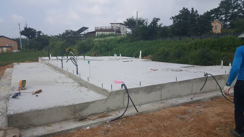 기초공사 완료.jpg