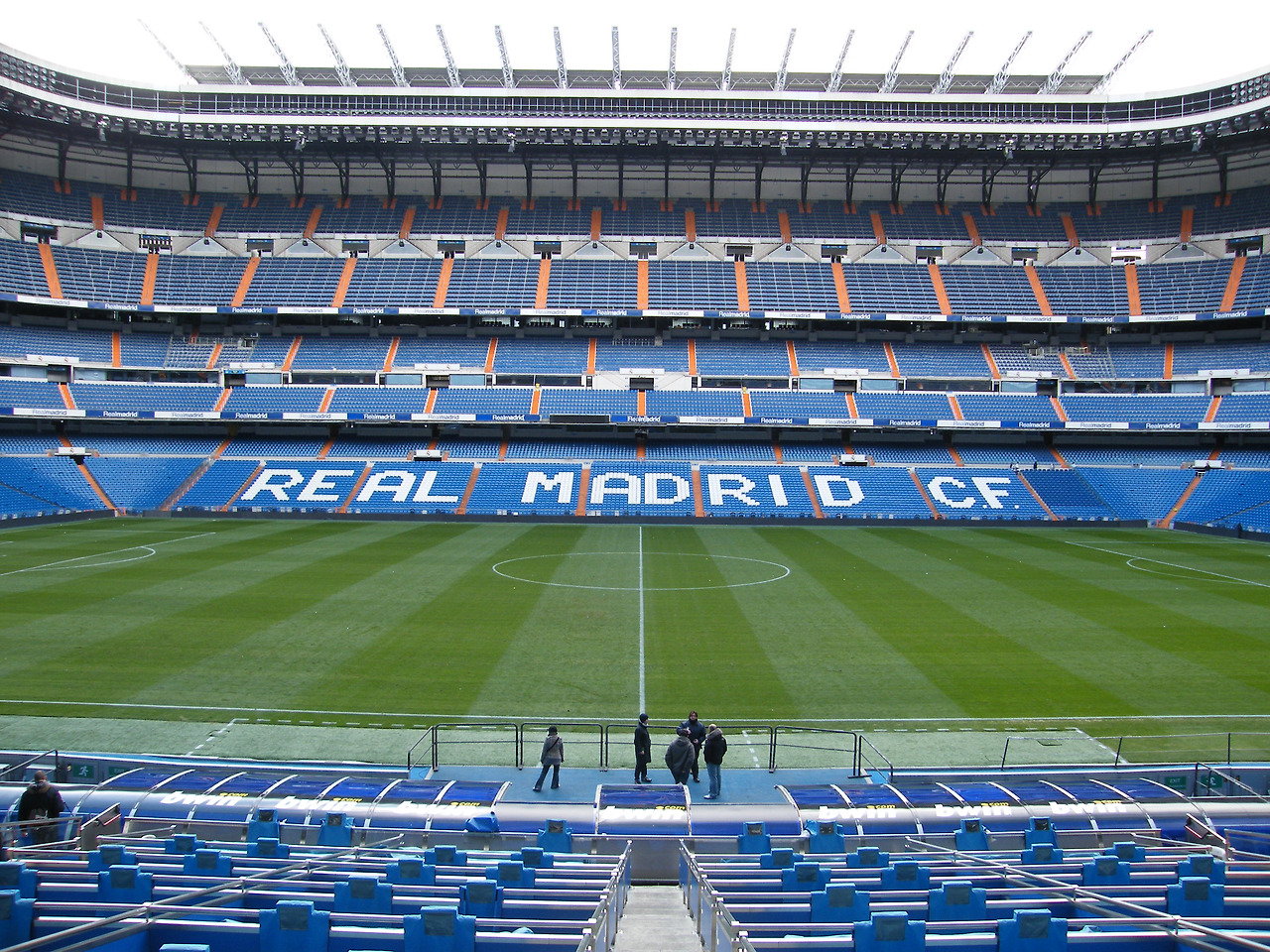 The_Santiago_Bernabeu_Stadium_-_U-g-g-B-o-y.jpg