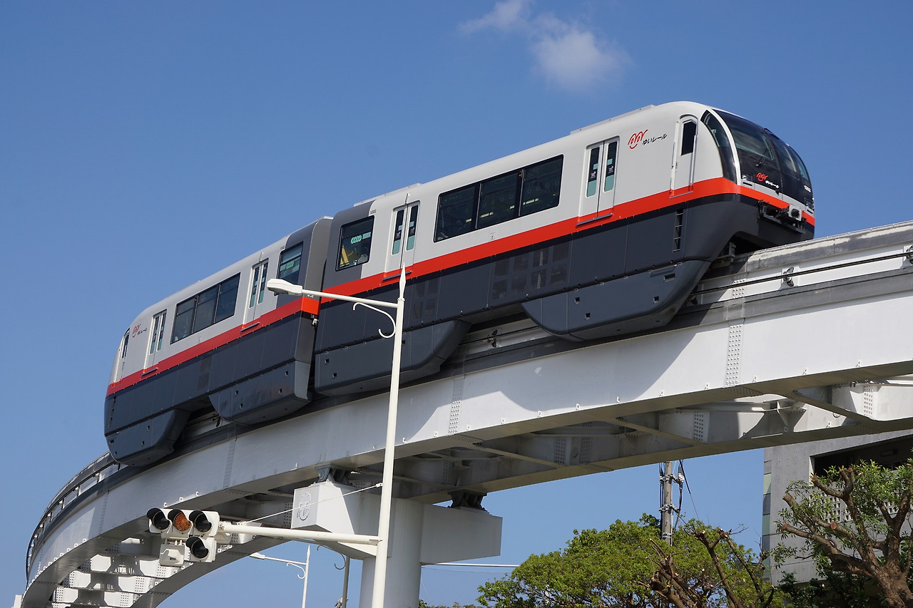 the-monorail-2234868_1920.jpg