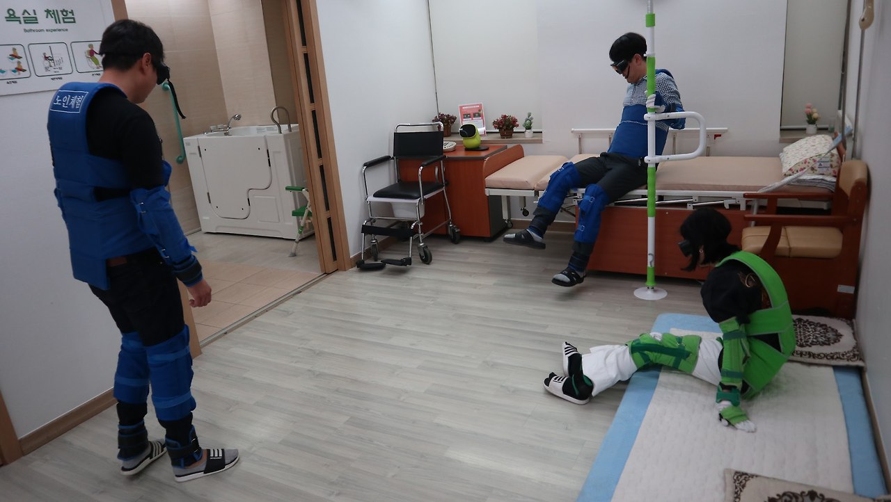 노인체험13.jpg