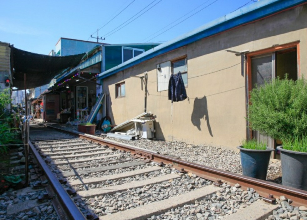 철길마을(여전한 보금자리).jpg