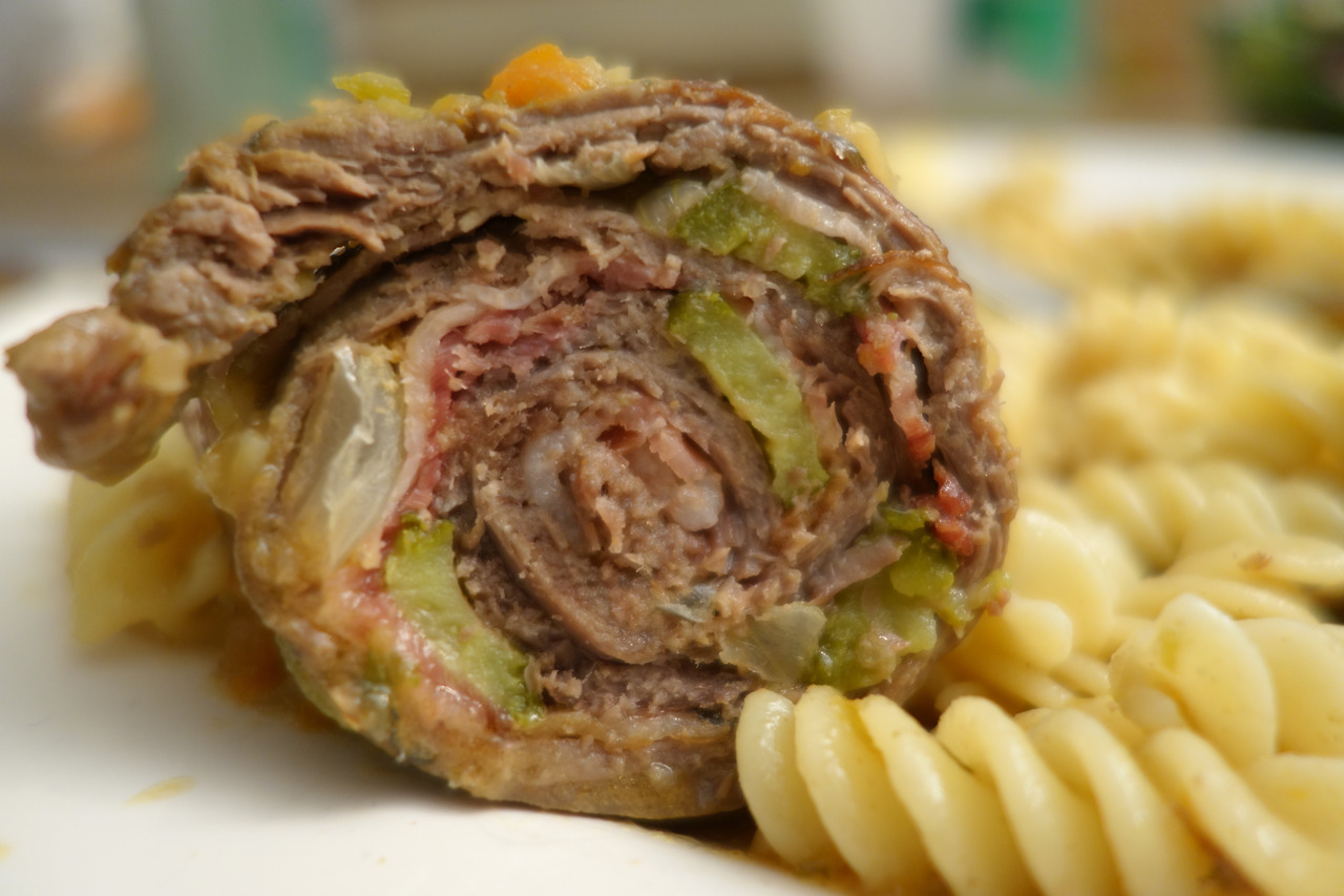 Rinderroulade_gefüllt_Anschnitt_01.jpg