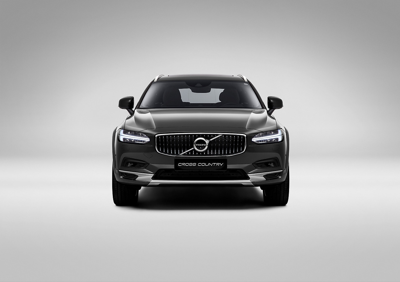 사진자료_볼보자동차 신형 크로스컨트리(V90)_정면.jpg