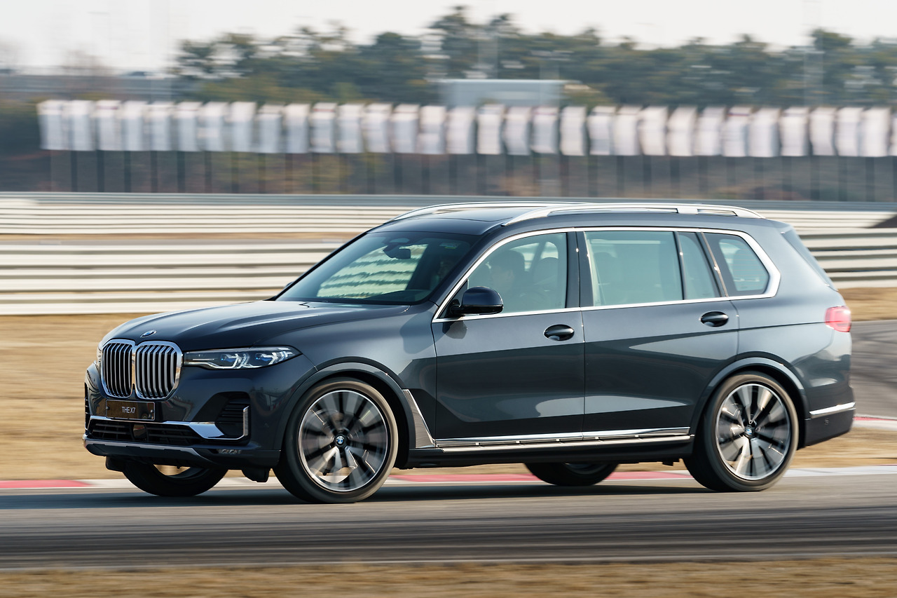 BMW 뉴 X7 클로즈드룸 (3).jpg
