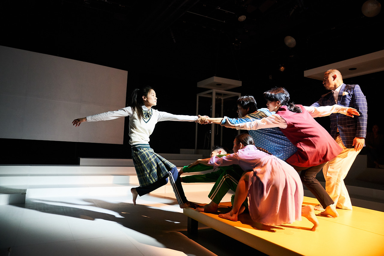 (공연사진)포스트아파트_두산인문극장2019_아파트_두산아트센터 (27).jpg