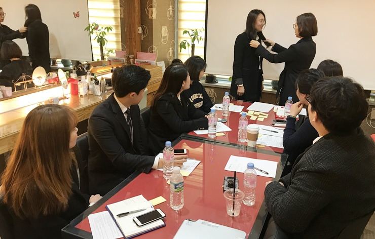 4. 자세, 옷매무세 정리.jpg