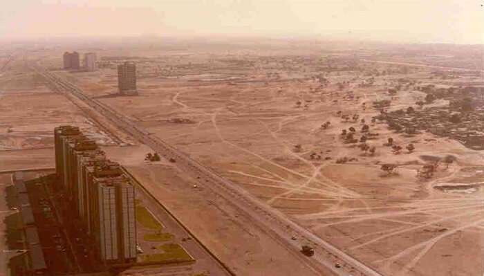 Sheikh_Zayed_Road_in_1990.jpg