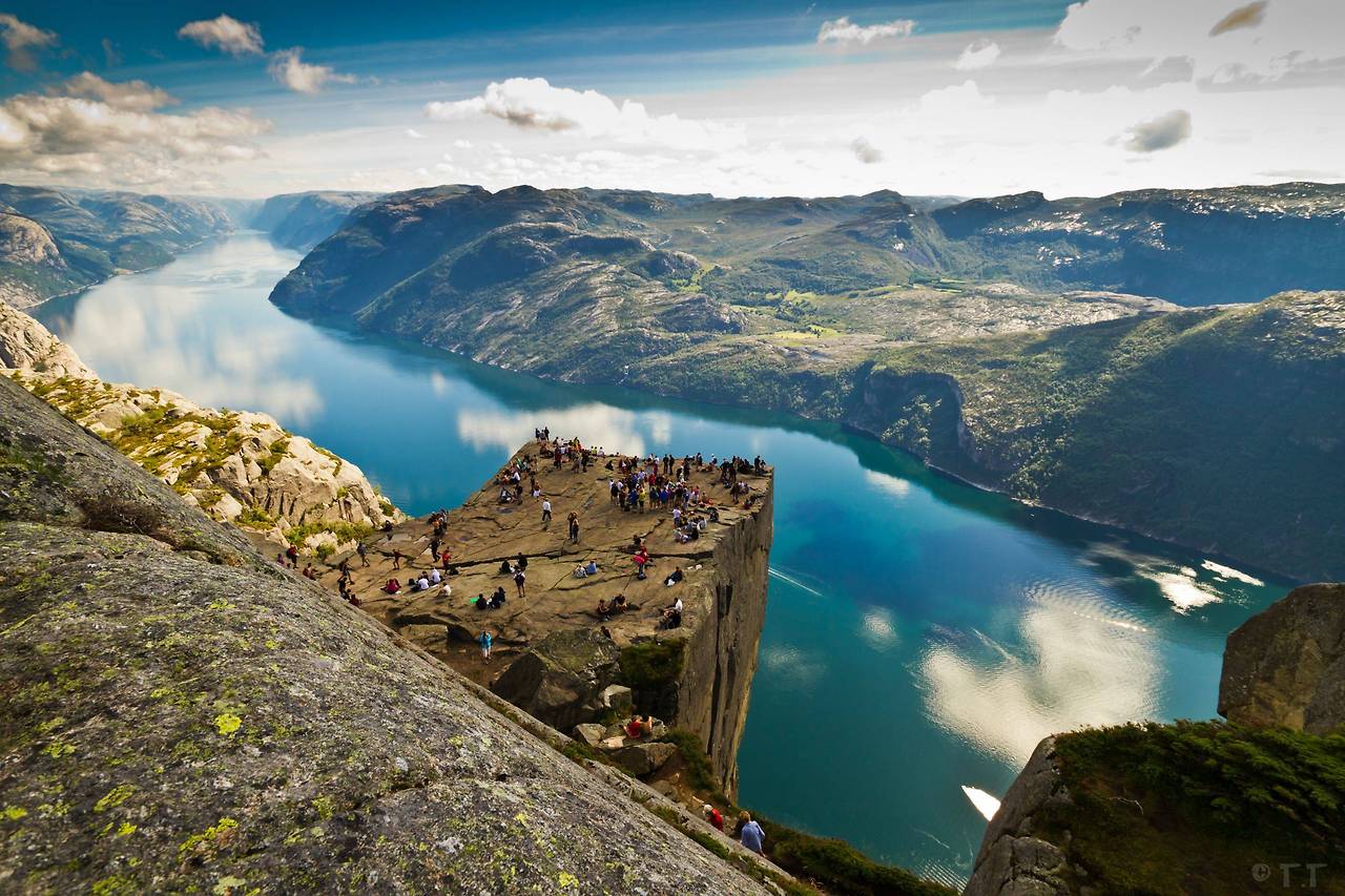 Beautiful-View-of-Preikestolen.jpg