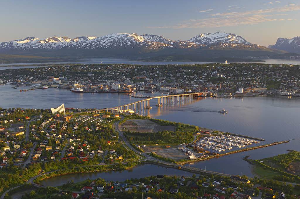 Tromso-in-summer-by-Baard-Loeken-Nordnorsk-Reiseliv.jpg