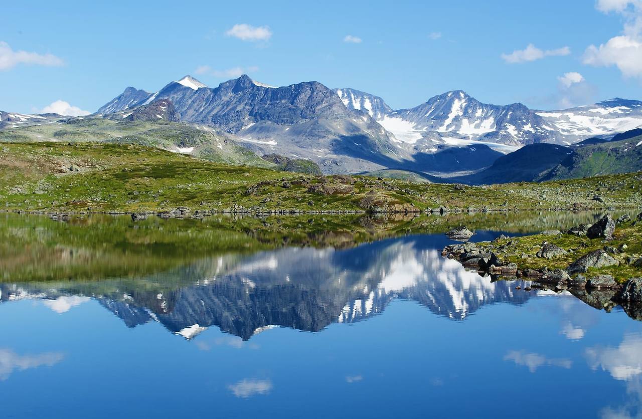 jotunheimen-national-park-norway-shutterstock_149101382.jpg