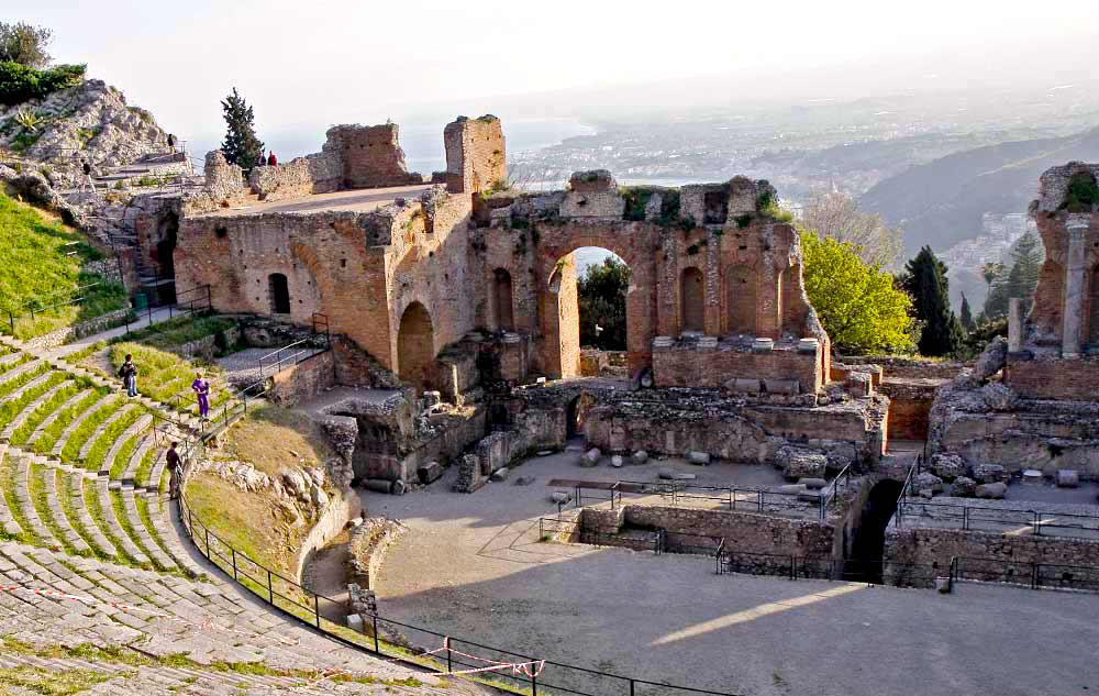 Taormina-theatre.jpg