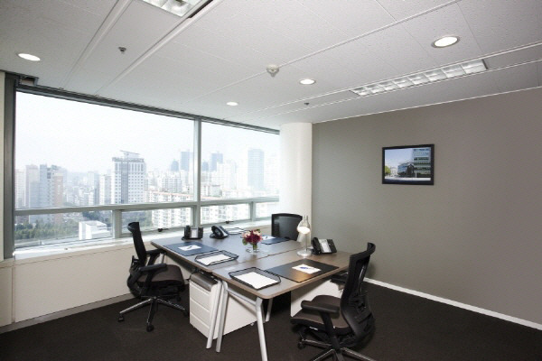 섹션 오피스 사진.jpg