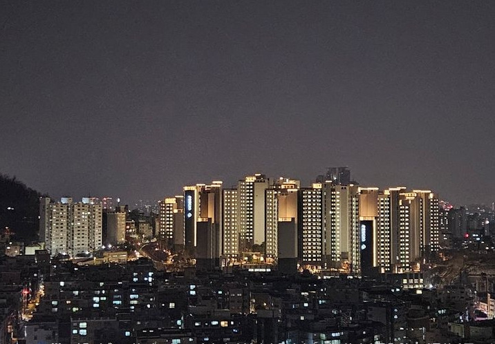 상도 푸르지오 클라베뉴 야경 사진.jpg