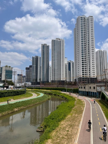 트리우스 광명 목감천 사진.jpg