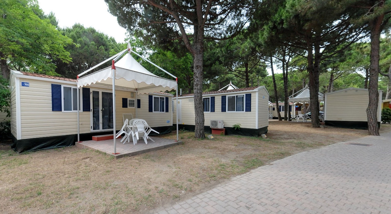 2-81 캠핑장 방갈로.jpg