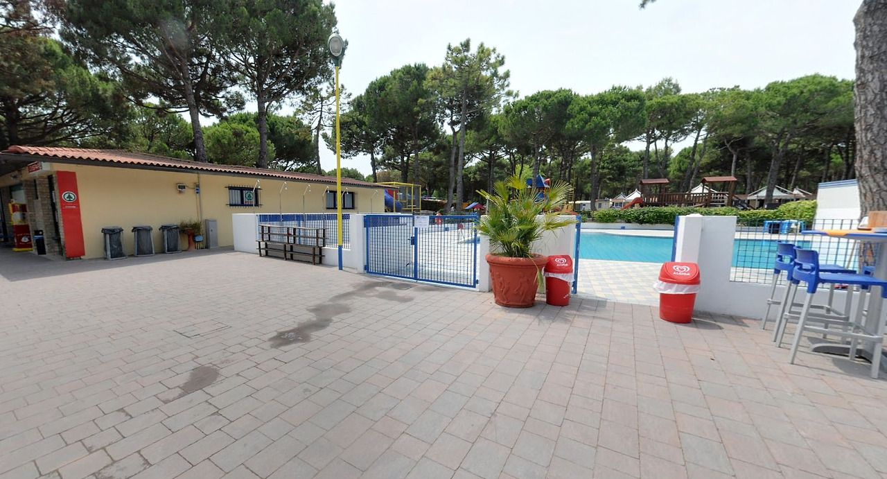 2-73 캠핑장 수영장.jpg