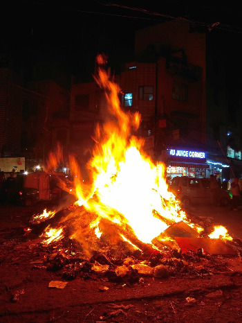 Holika_Dahan_2020.jpg