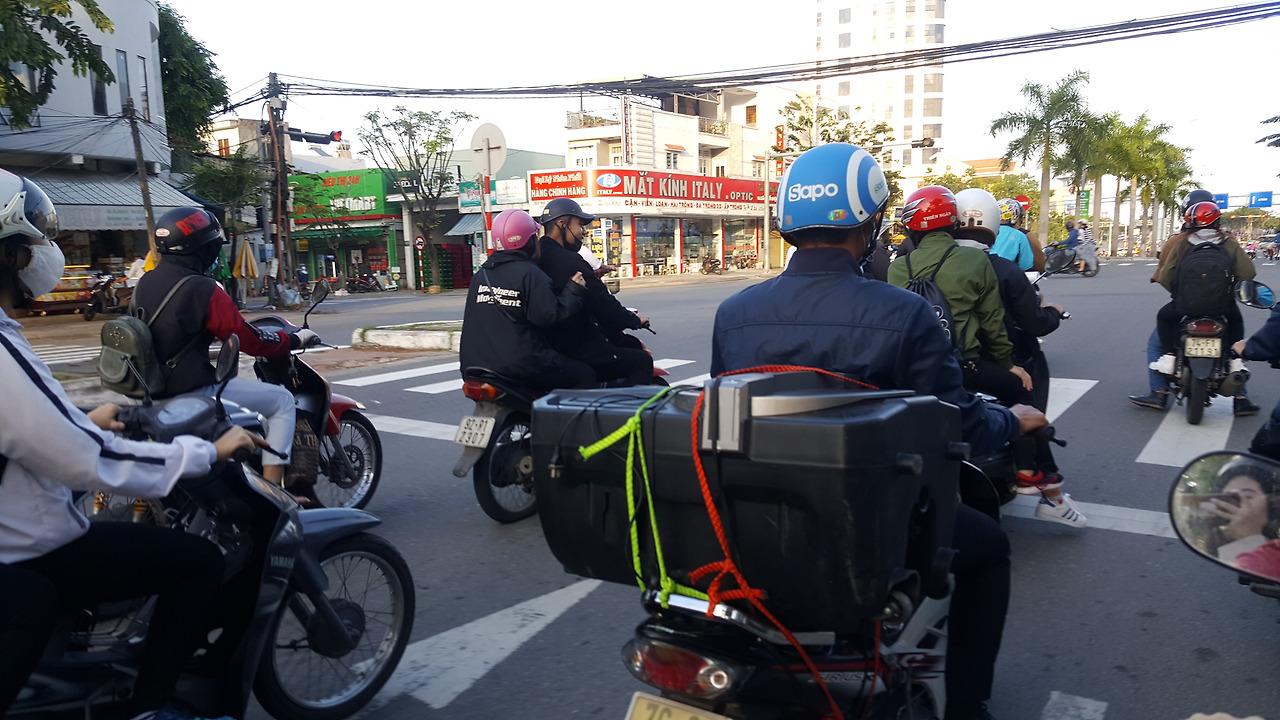 (사진82) 오토바이에 실은 스피커.jpg