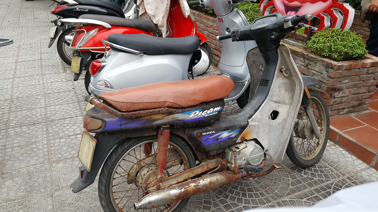 (사진83) 낡은 오토바이.jpg