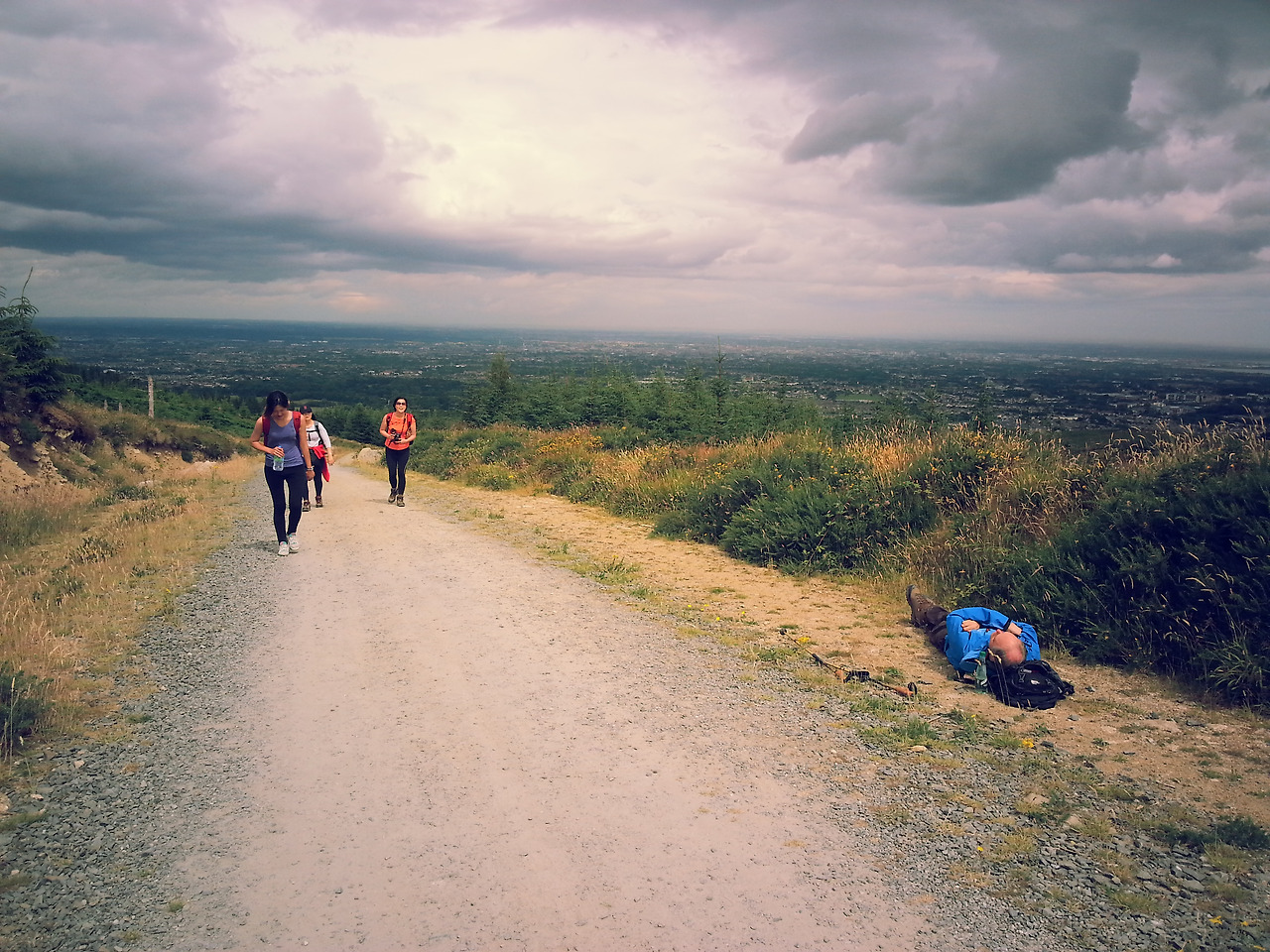 004_대지에 몸을 기대다.jpg