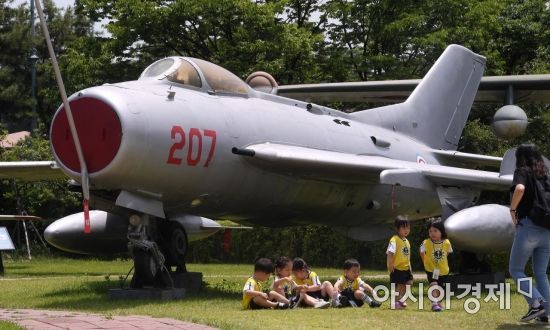 전쟁기념관미그19-아시아경제20180622보도.jpg