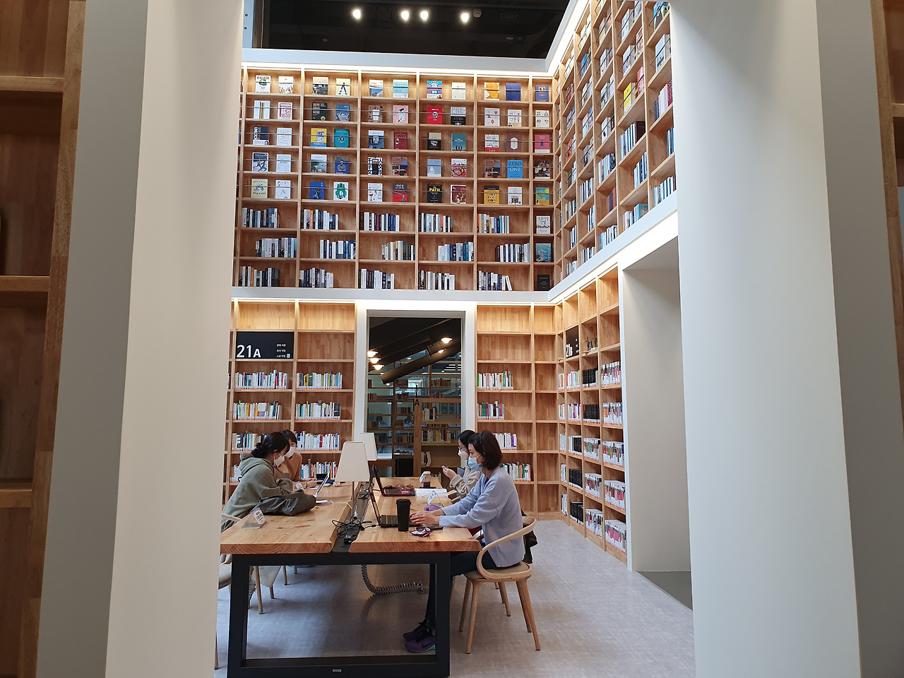 3도서관내부모습.jpg