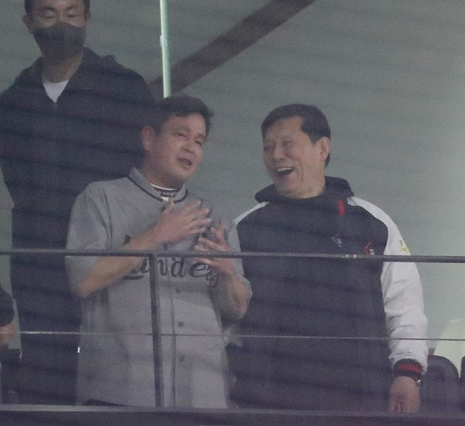 허구연 정용진.jpg