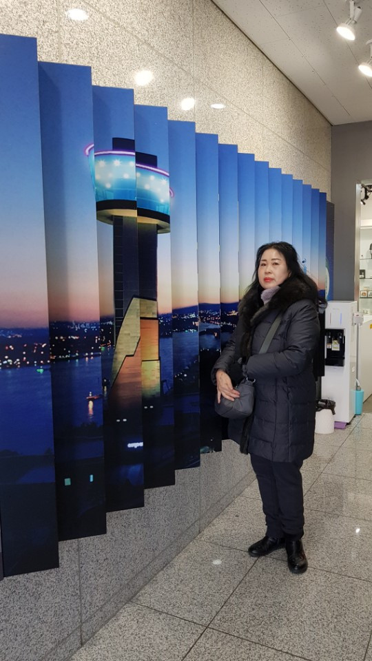 울산대교 전망대에서 이금희 발행인.jpg