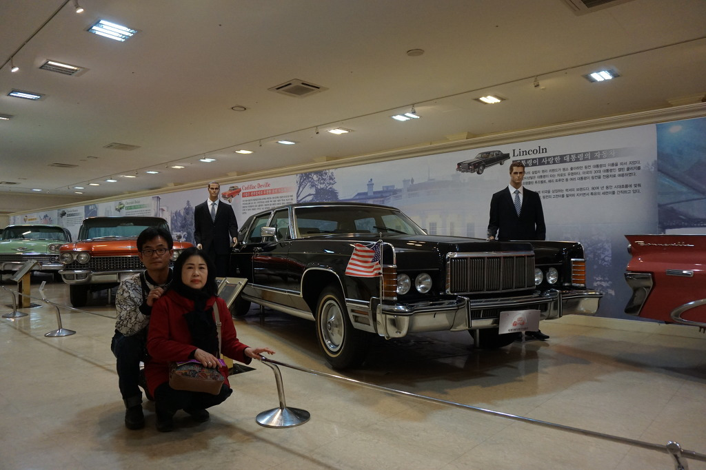 미국 대통령 의전용 링컨 컨티넨탈.jpg