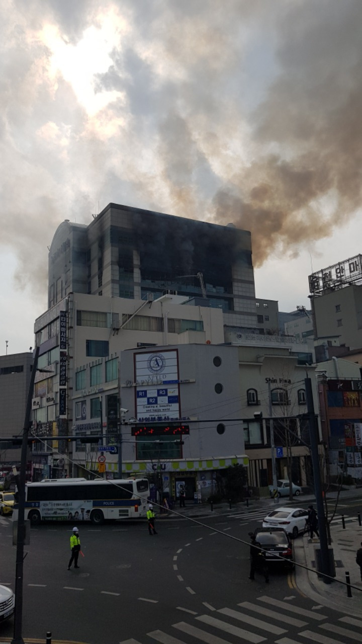 울산 뉴코아아울렛 화재현장 (12).jpg