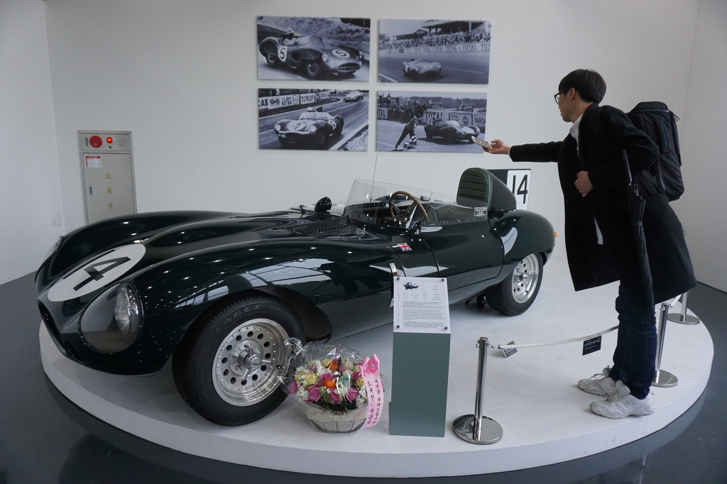 영국 경주용 스포츠카.jpg