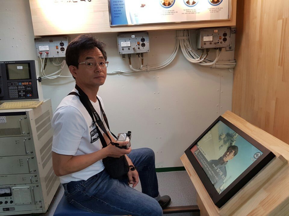 울산함에서 박정관 편집장 (1).jpg